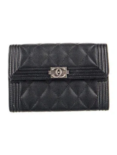 Pre-owned Chanel 2018-2019 Interlocking Cc Logo Compact Wallet In Black