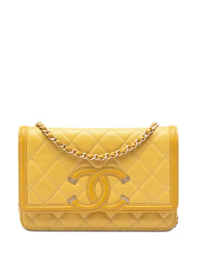Pre-owned Chanel 2019 Caviar Cc Filigree Wallet On Chain Crossbody Bag In Yellow