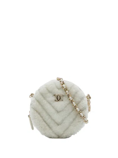 Pre-owned Chanel 2019 Cc Chevron Shearling Round Clutch With Chain Crossbody Bag In White