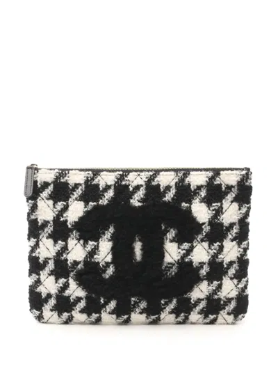 Pre-owned Chanel 2019 Cc Clutch Bag In Black