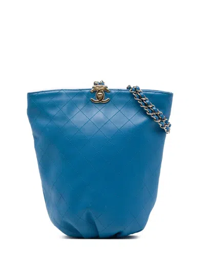 Pre-owned Chanel 2019 Cc Quilted Calfskin Bucket Backpack In Blue