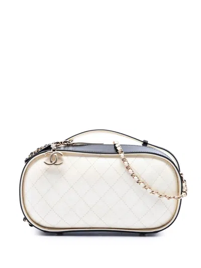 Pre-owned Chanel 2019 Cc Quilted Crumpled Calfskin Vanity Case Satchel In White