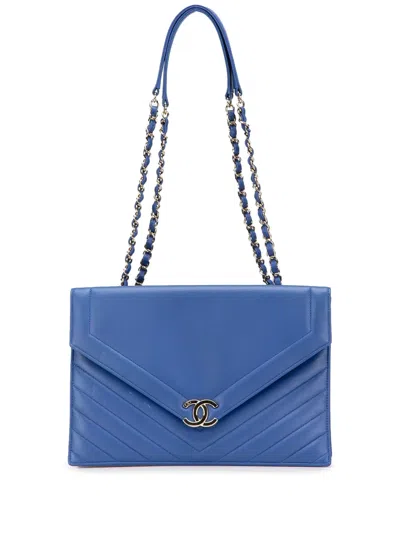 Pre-owned Chanel 2019 Chevron Calfskin Coco Envelope Shoulder Bag In 蓝色