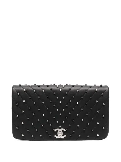 Pre-owned Chanel 2019 Chevron Studded Full Flap Clutch In 黑色
