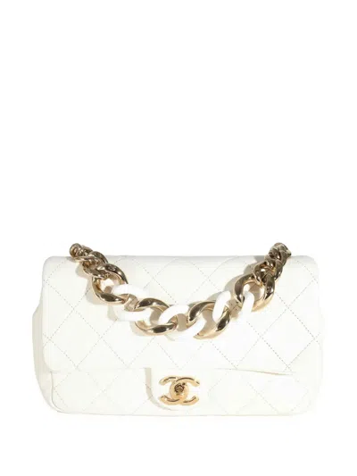 Pre-owned Chanel 2019 Classic Flap Shoulder Bag In 白色