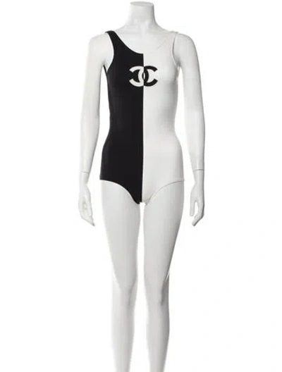 Pre-owned Chanel 2019 Coco Beach One-piece In Black/white