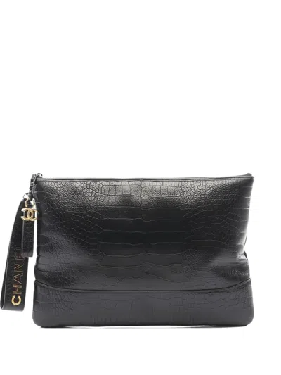 Pre-owned Chanel 2019 Croc-embossed Leather Clutch Bag In Black