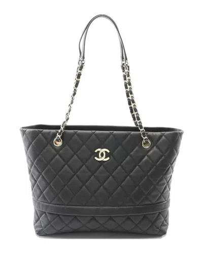 Pre-owned Chanel 2019 Diamond-quilting Shoulder Bag In Black