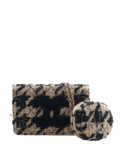 Pre-owned Chanel 2019 Houndstooth Tweed Shearling Cc Wallet On Chain Crossbody Bag In Neutral