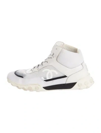 Pre-owned Chanel 2019 Interlocking Cc Logo Athletic Sneakers In White