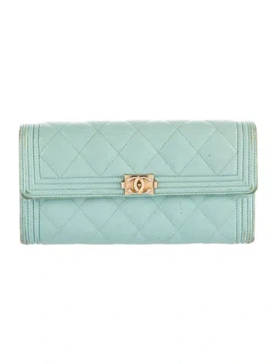Pre-owned Chanel 2019 Interlocking Cc Logo Bifold Wallet In Blue