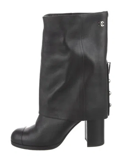 Pre-owned Chanel 2019 Interlocking Cc Logo Boots In Black