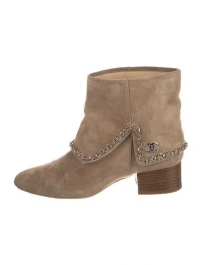 Pre-owned Chanel 2019 Interlocking Cc Logo Boots In Neutral