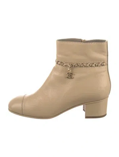 Pre-owned Chanel 2019 Interlocking Cc Logo Boots In Neutral