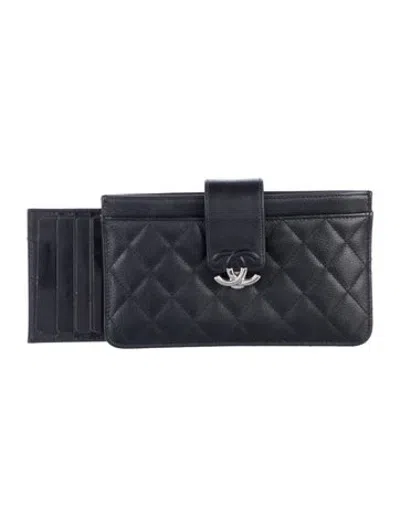 Pre-owned Chanel 2019 Interlocking Cc Logo Card Holder In Black