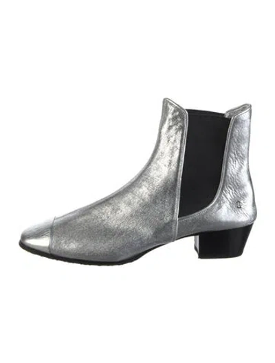Pre-owned Chanel 2019 Interlocking Cc Logo Chelsea Boots