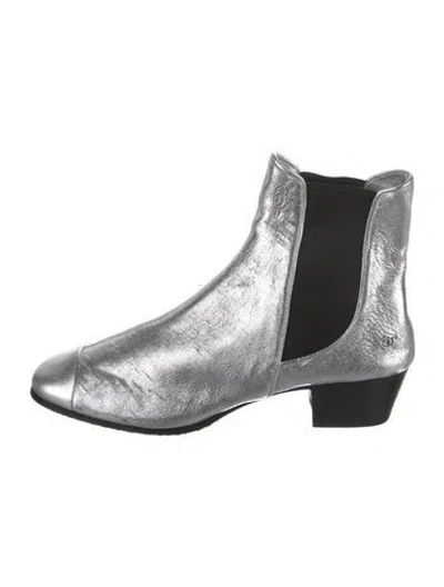 Pre-owned Chanel 2019 Interlocking Cc Logo Chelsea Boots