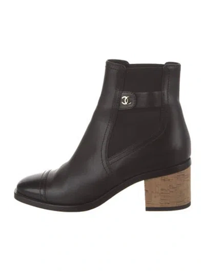 Pre-owned Chanel 2019 Interlocking Cc Logo Chelsea Boots In Black