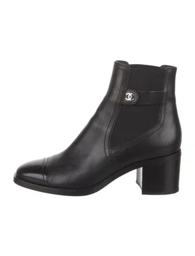 Pre-owned Chanel 2019 Interlocking Cc Logo Chelsea Boots In Black