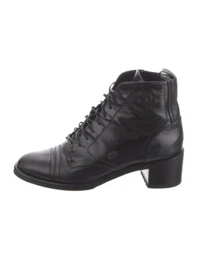 Pre-owned Chanel 2019 Interlocking Cc Logo Combat Boots In Black