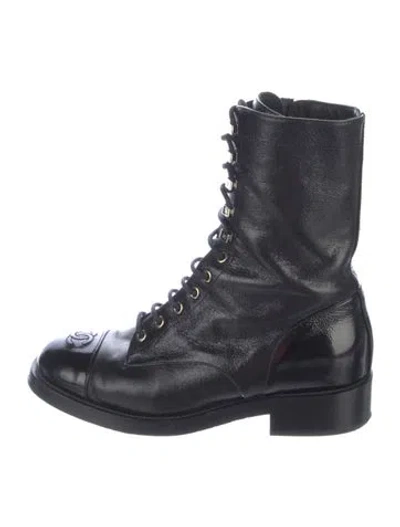 Pre-owned Chanel 2019 Interlocking Cc Logo Combat Boots In Black