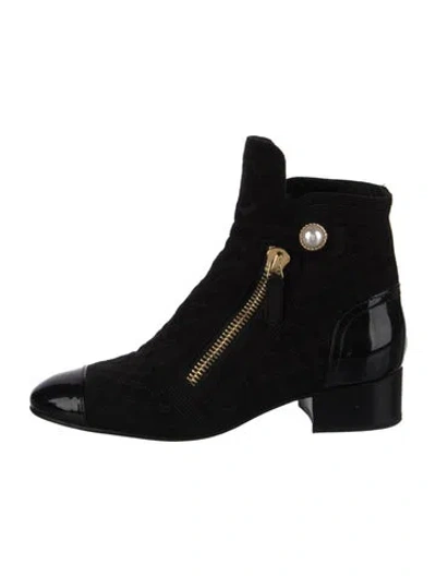 Pre-owned Chanel 2019 Interlocking Cc Logo Combat Boots In Black