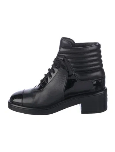 Pre-owned Chanel 2019 Interlocking Cc Logo Combat Boots In Black