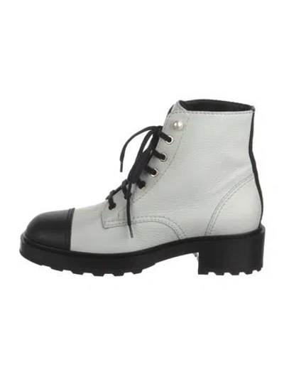 Pre-owned Chanel 2019 Interlocking Cc Logo Combat Boots In White