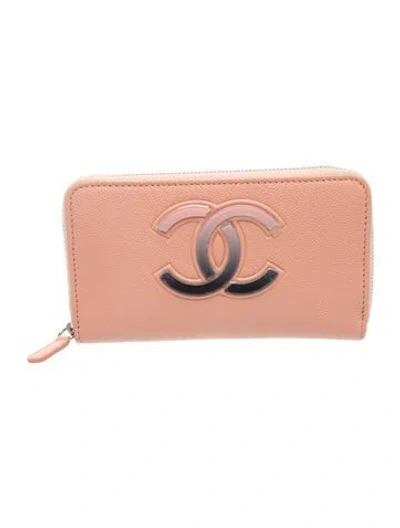 Pre-owned Chanel 2019 Interlocking Cc Logo Compact Wallet W/ Tags In Pink