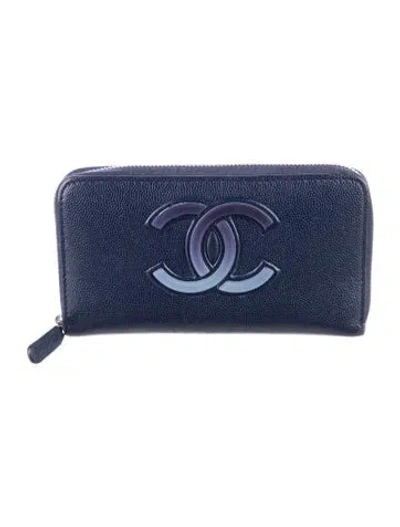 Pre-owned Chanel 2019 Interlocking Cc Logo Continental Wallet In Blue