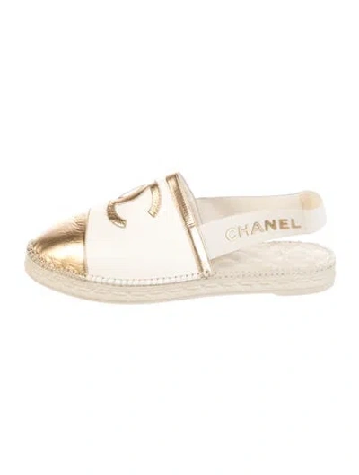 Pre-owned Chanel 2019 Interlocking Cc Logo Espadrilles In Black/neutrals
