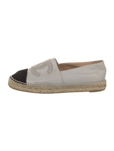 Pre-owned Chanel 2019 Interlocking Cc Logo Espadrilles In Grey