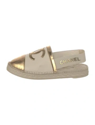 Pre-owned Chanel 2019 Interlocking Cc Logo Espadrilles In Neutral