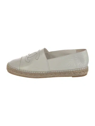 Pre-owned Chanel 2019 Interlocking Cc Logo Espadrilles In White