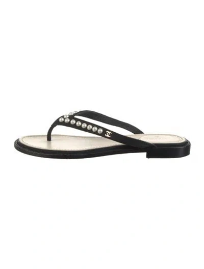Pre-owned Chanel 2019 Interlocking Cc Logo Flip Flops In Black