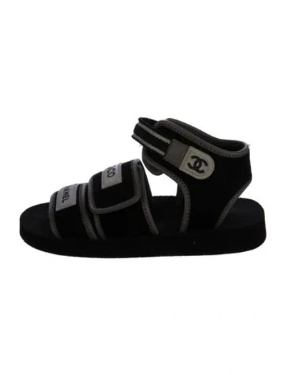 Pre-owned Chanel 2019 Interlocking Cc Logo Gladiator Sandals In Black