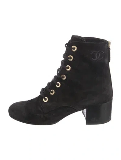 Pre-owned Chanel 2019 Interlocking Cc Logo Lace-up Boots In Black