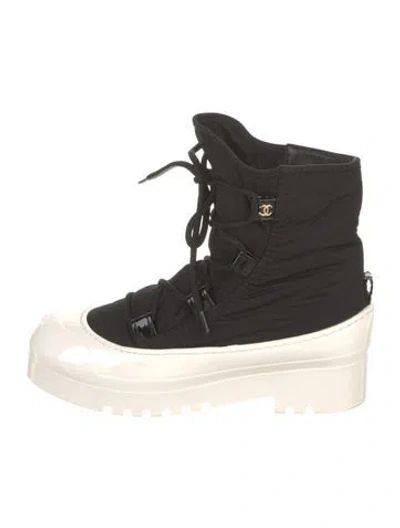Pre-owned Chanel 2019 Interlocking Cc Logo Lace-up Boots In Black