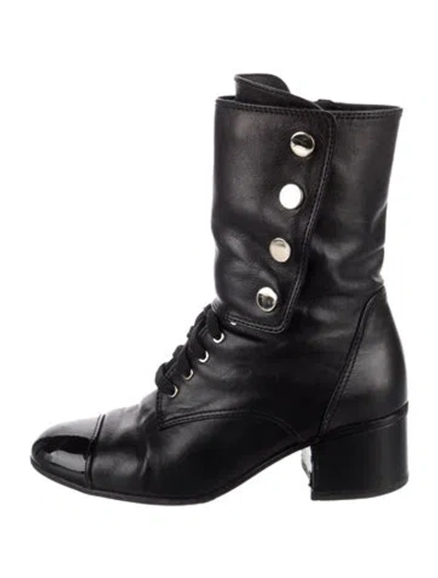Pre-owned Chanel 2019 Interlocking Cc Logo Lace-up Boots In Black