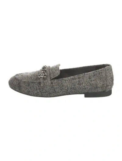 Pre-owned Chanel 2019 Interlocking Cc Logo Loafers In Gray