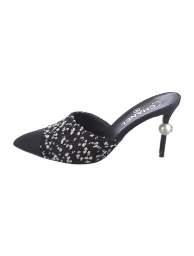 Pre-owned Chanel 2019 Interlocking Cc Logo Mules In Black