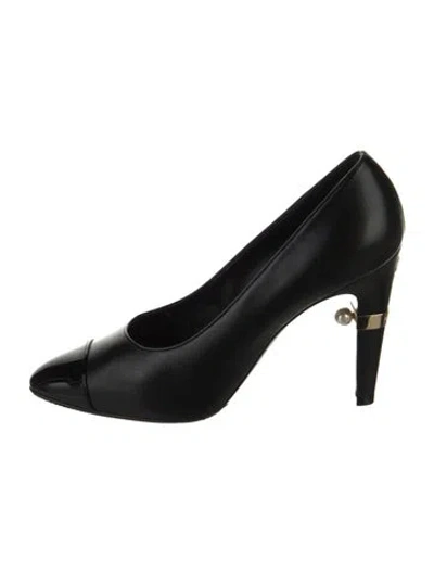 Pre-owned Chanel 2019 Interlocking Cc Logo Pumps In Black