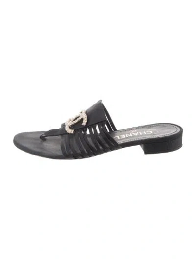 Pre-owned Chanel 2019 Interlocking Cc Logo Slides In Black