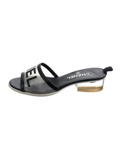 Pre-owned Chanel 2019 Interlocking Cc Logo Slides In Black/clear