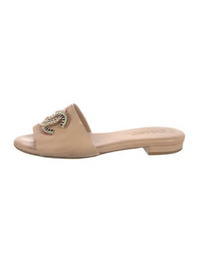Pre-owned Chanel 2019 Interlocking Cc Logo Slides In Brown