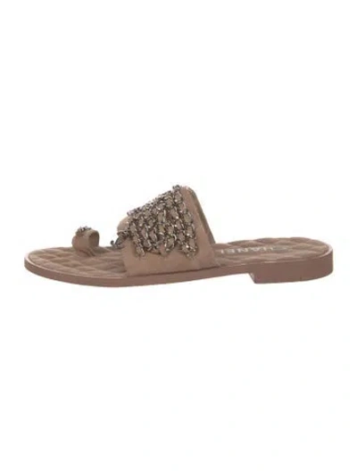 Pre-owned Chanel 2019 Interlocking Cc Logo Slides In Neutrals