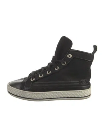 Pre-owned Chanel 2019 Interlocking Cc Logo Wedge Sneakers In Black