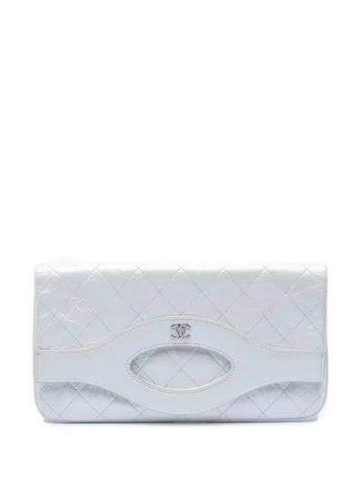 Pre-owned Chanel 2019 Iridescent Aged Calfskin 31 Clutch Bag In White
