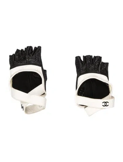 Pre-owned Chanel 2019 Lambskin Cc Fingerless Gloves In Multi