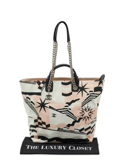 Pre-owned Chanel 2019 Large La Pausa Graphic-print Tote Bag In White